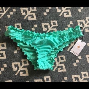 Ruffles & ruched back bikini bottoms NWT